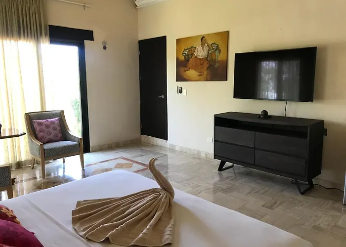 Villa mala escondida